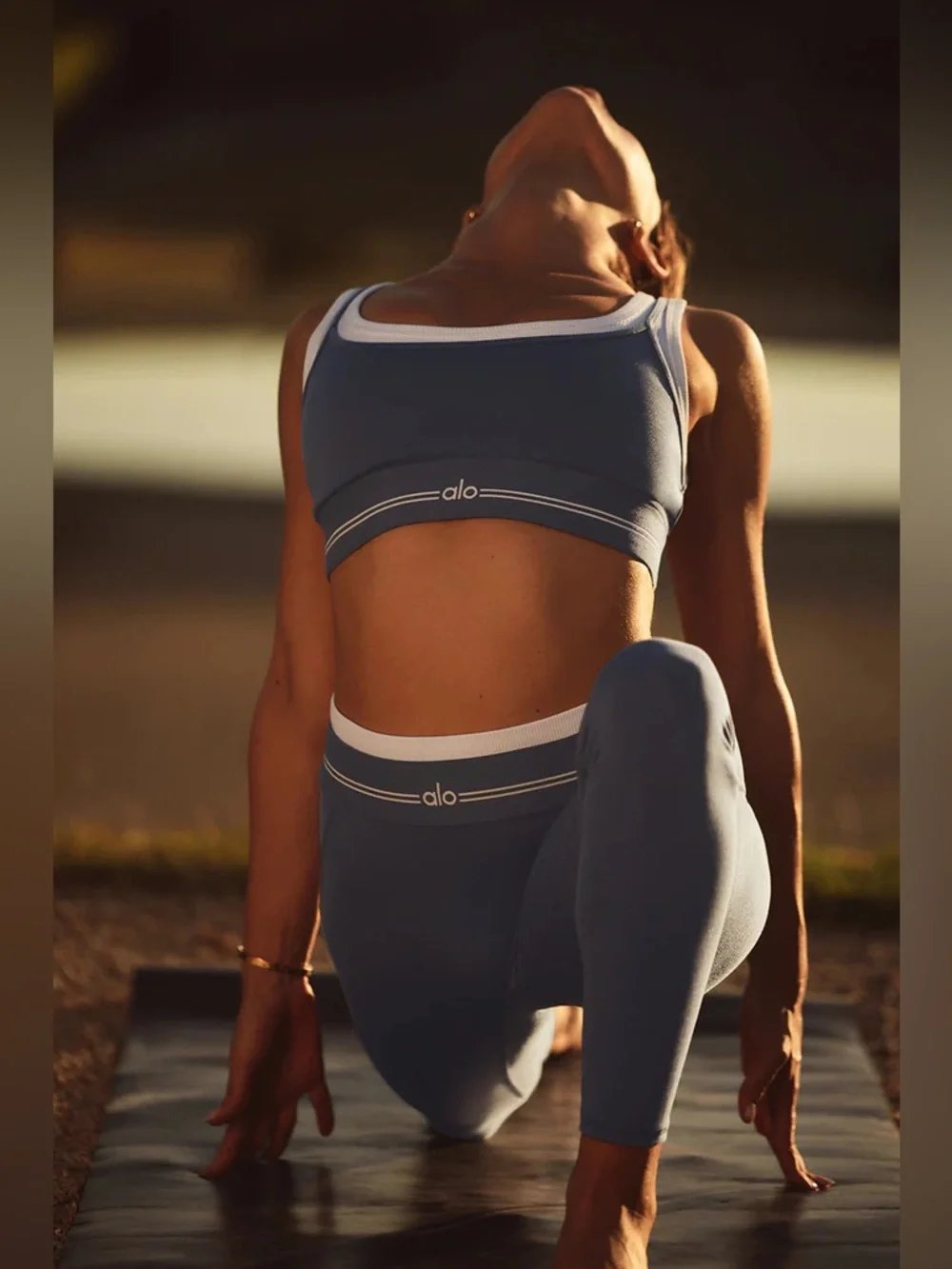 ALO YOGA | ✨NEW✨ Airbrush Better Together Bra in Bluestone/White